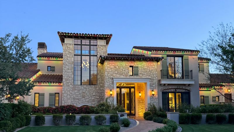 Luxury open-concept custom home in Aurora, Ontario
